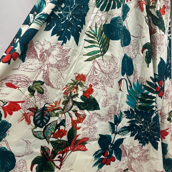 Spaghetti strapped Medium button down dress - Picture 5 of 8